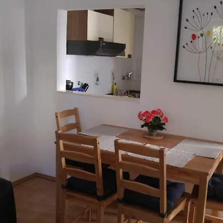 Apartment Holiday Pera - 2 Bedroom House *